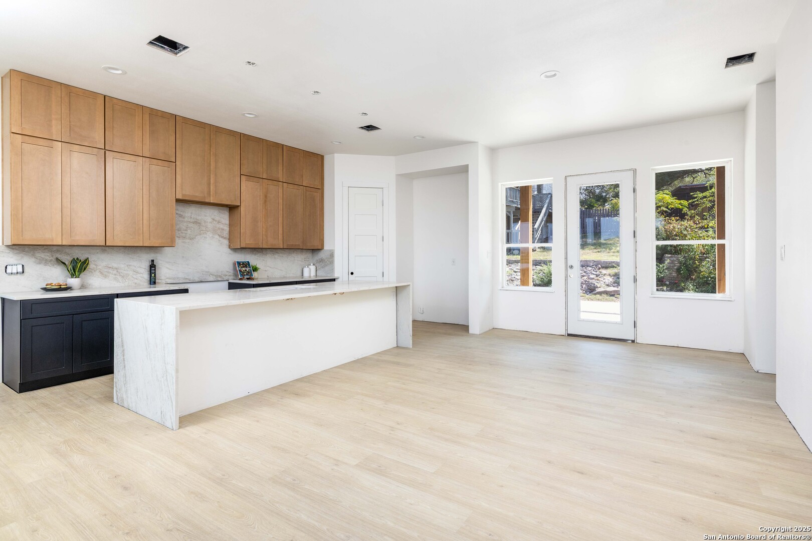 1123 Ledge Path