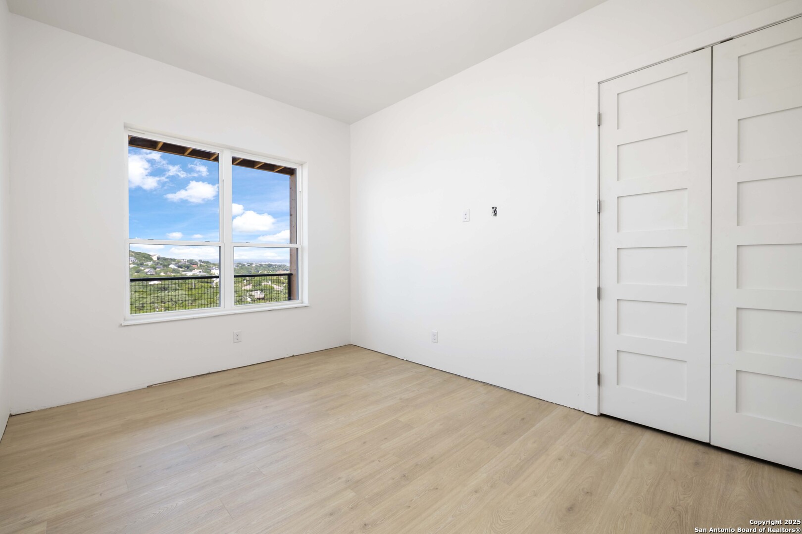 1123 Ledge Path
