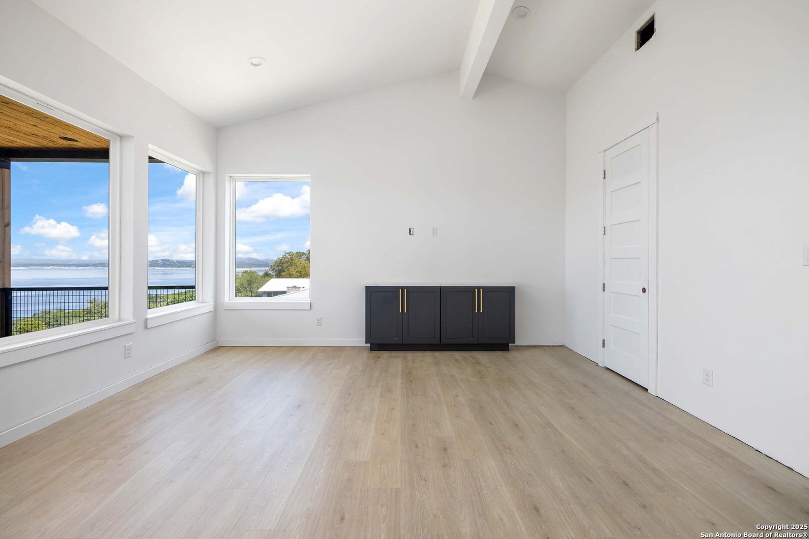 1123 Ledge Path