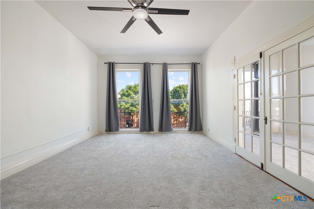 142 W San Antonio