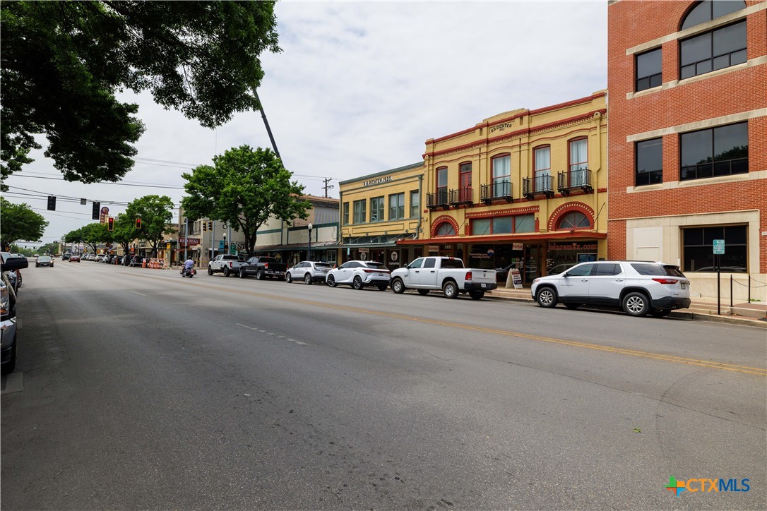 142 W San Antonio