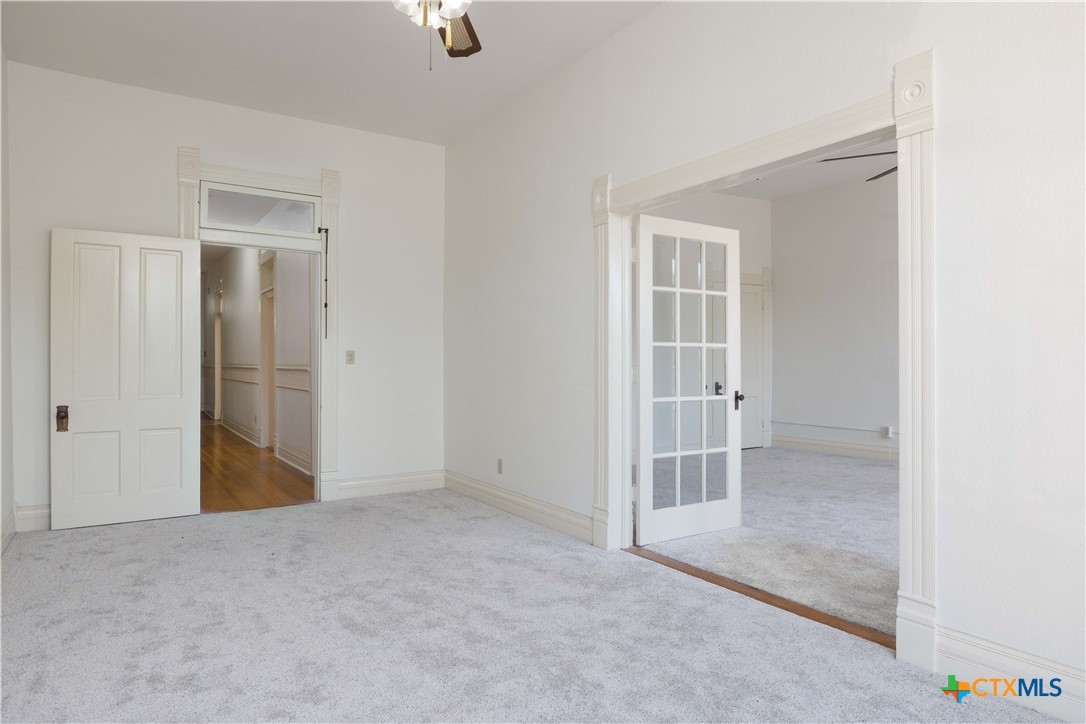 142 W San Antonio