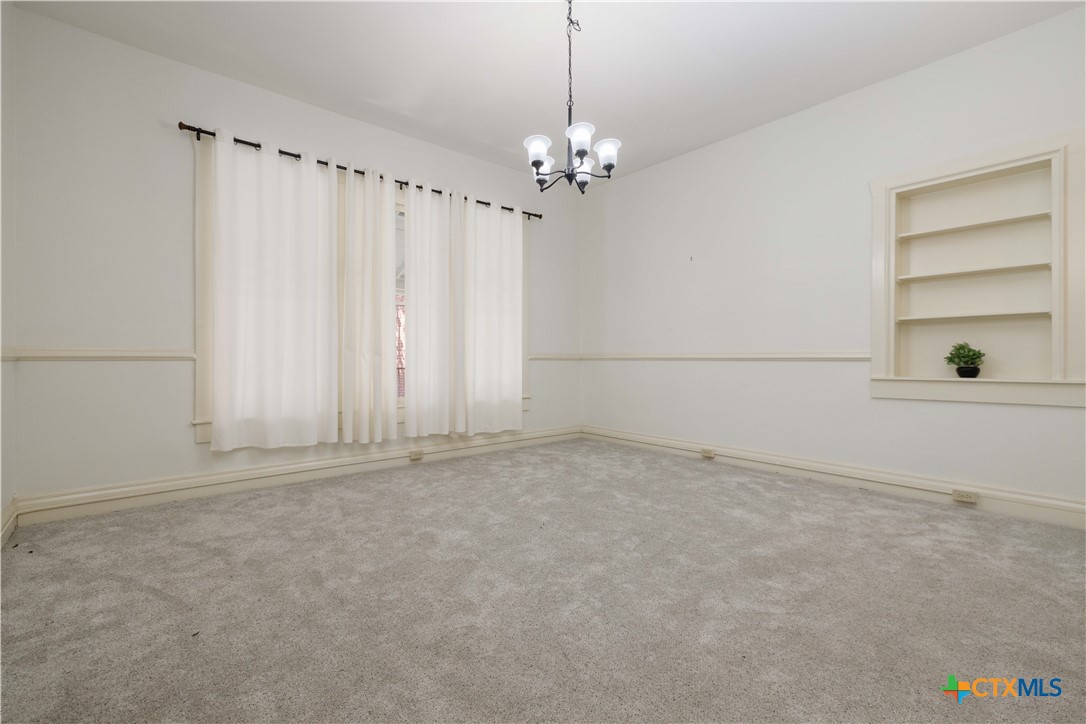 142 W San Antonio