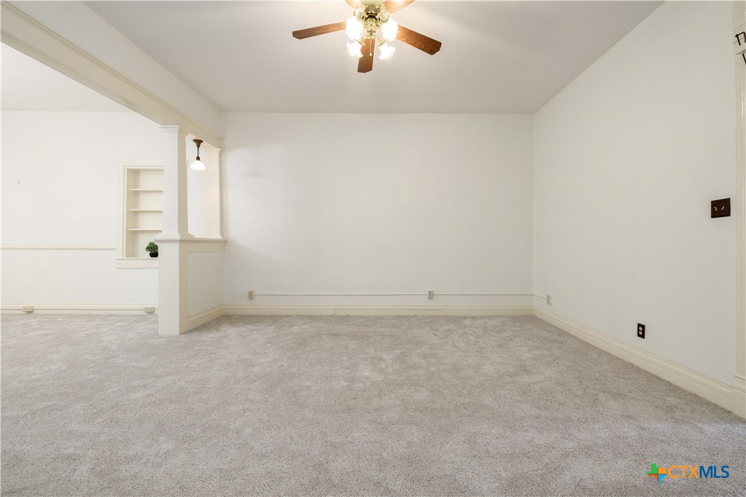 142 W San Antonio