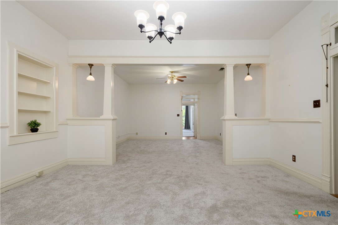 142 W San Antonio