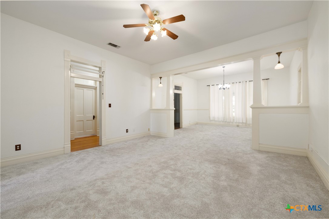 142 W San Antonio