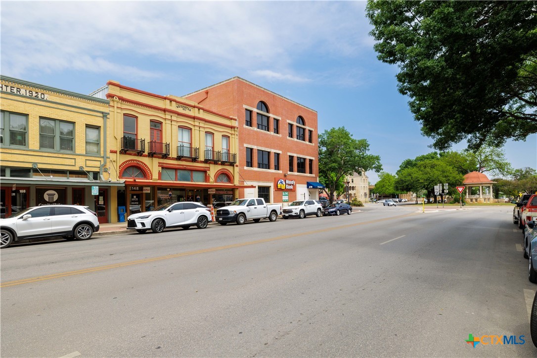 142 W San Antonio