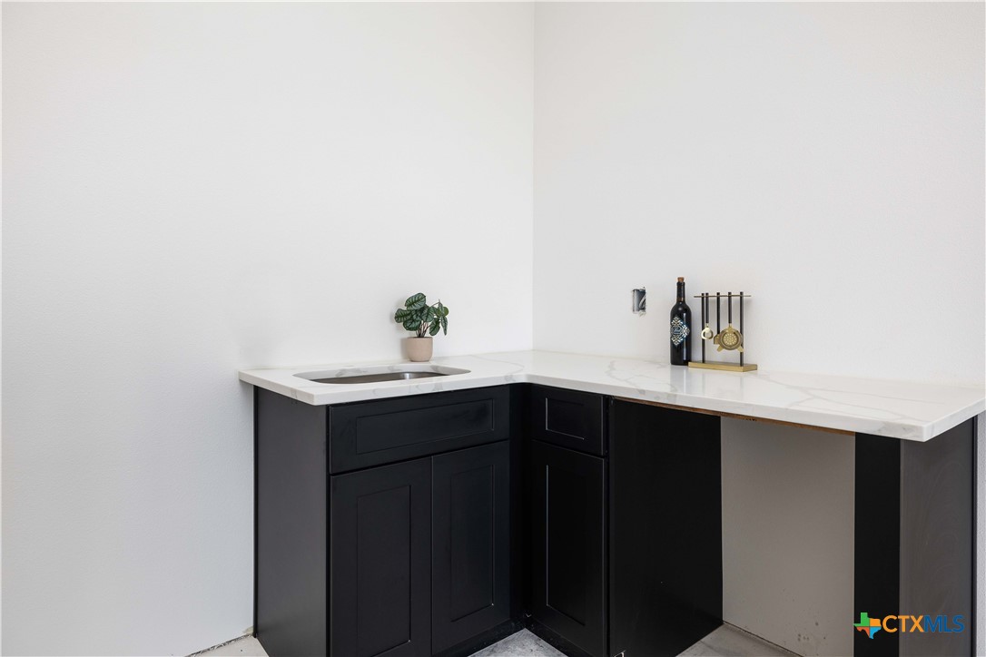 1123 Ledge Path