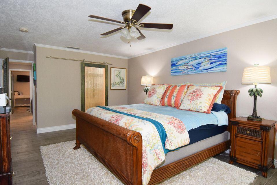 97652 Overseas Highway Unit: M11