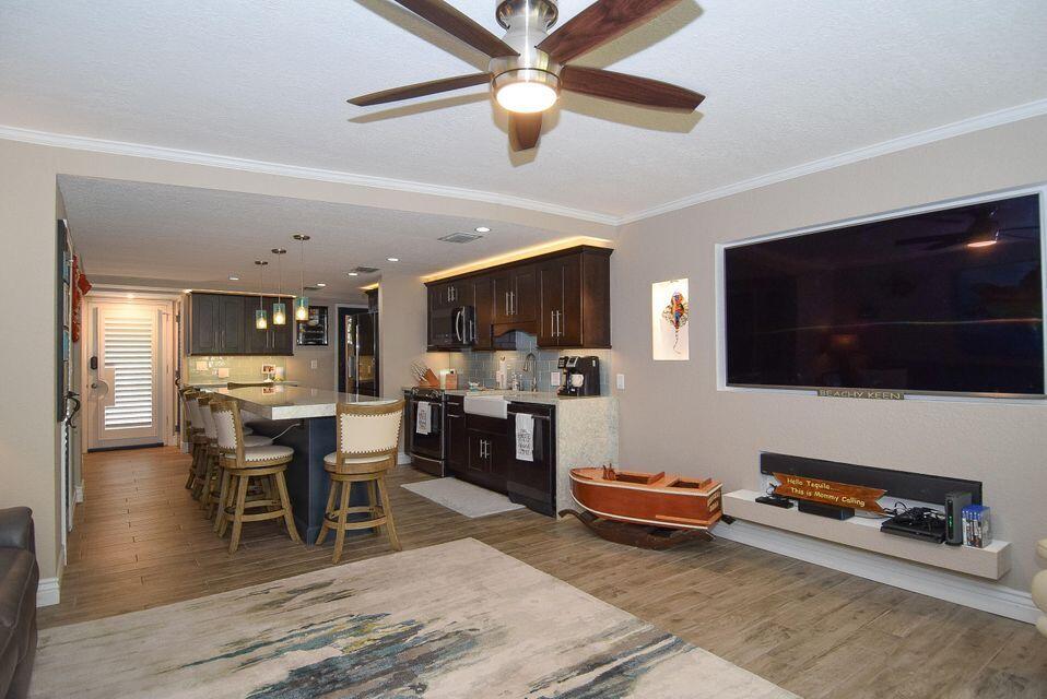 97652 Overseas Highway Unit: M11