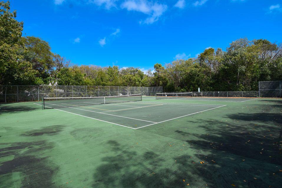 97652 Overseas Highway Unit: M11