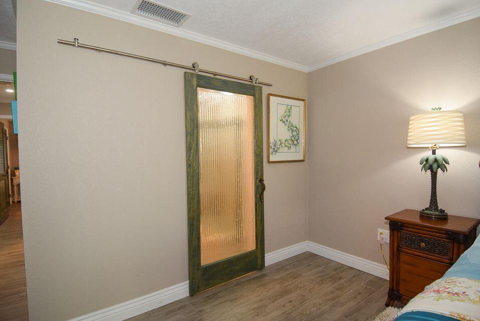 97652 Overseas Highway Unit: M11