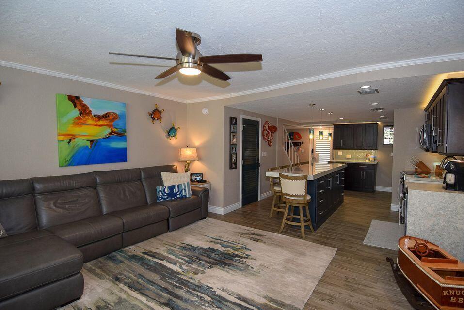 97652 Overseas Highway Unit: M11