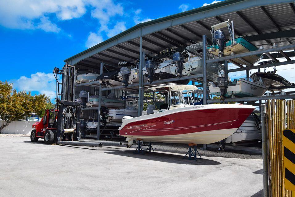 97652 Overseas Highway Unit: M11