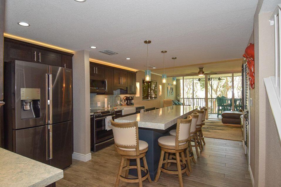 97652 Overseas Highway Unit: M11