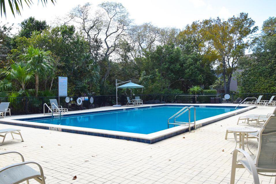 97652 Overseas Highway Unit: M11