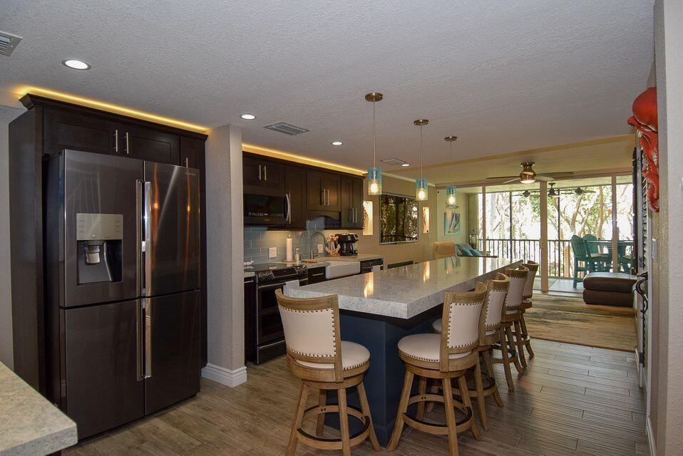 97652 Overseas Highway Unit: M11