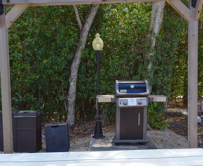 97652 Overseas Highway Unit: M11