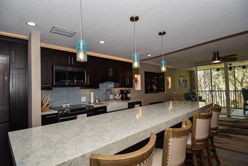 97652 Overseas Highway Unit: M11