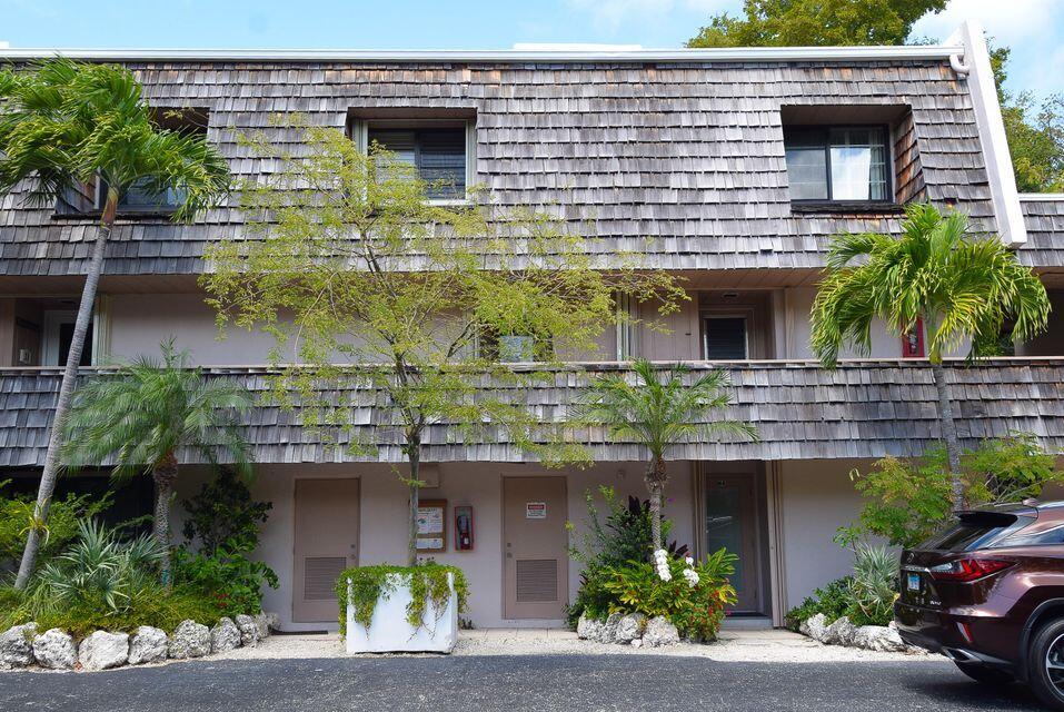 97652 Overseas Highway Unit: M11