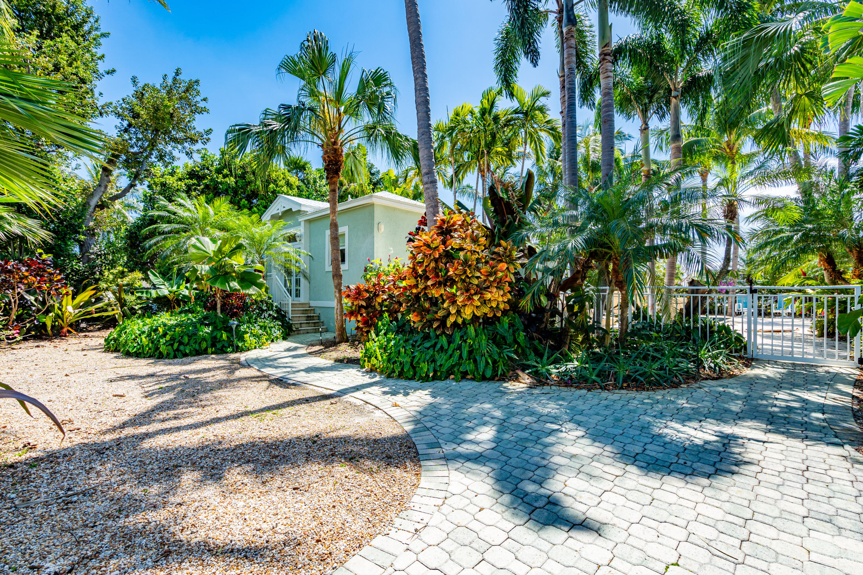 127 Redwing Road