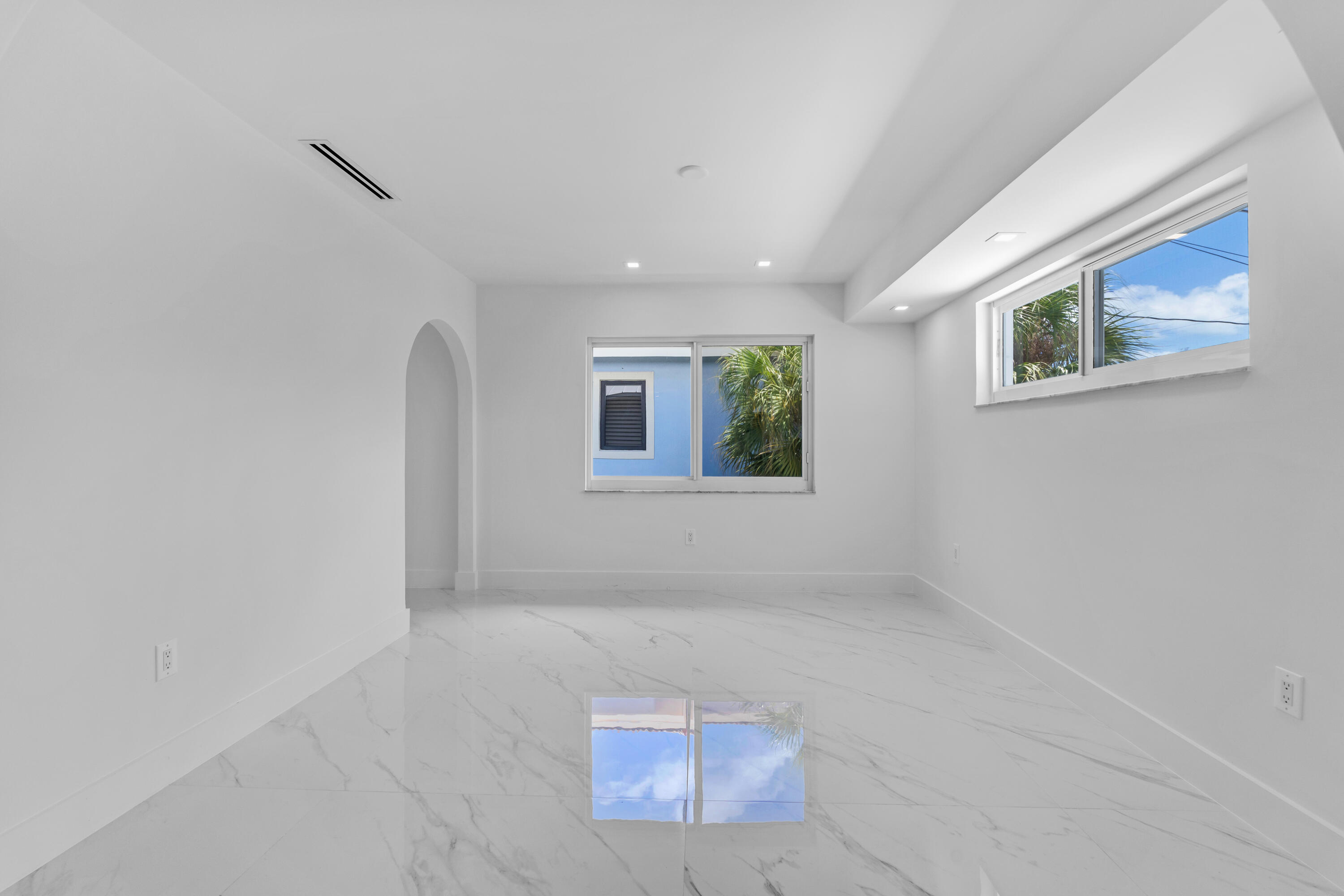 418 Laguna Avenue