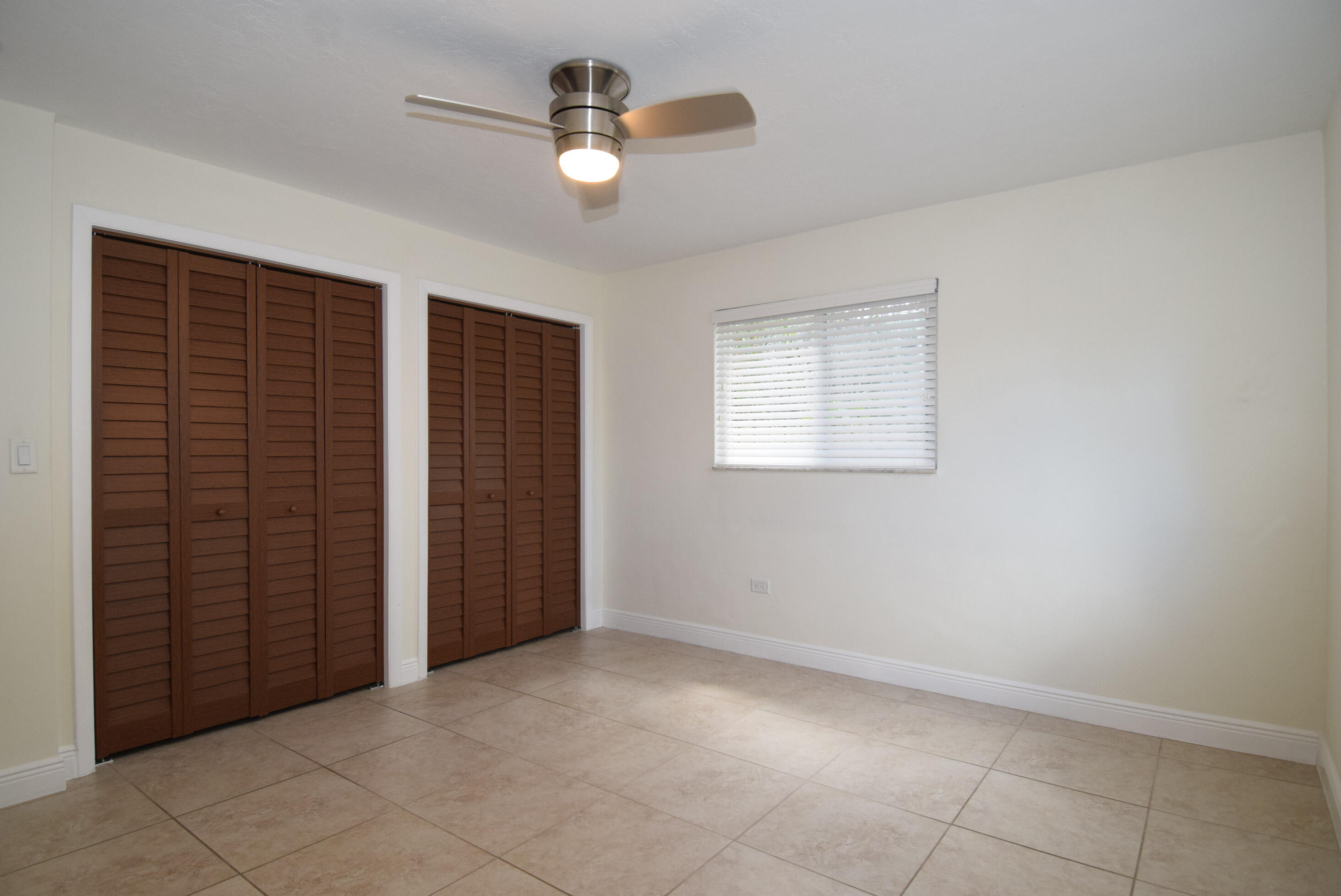 27 SE Marlin Avenue