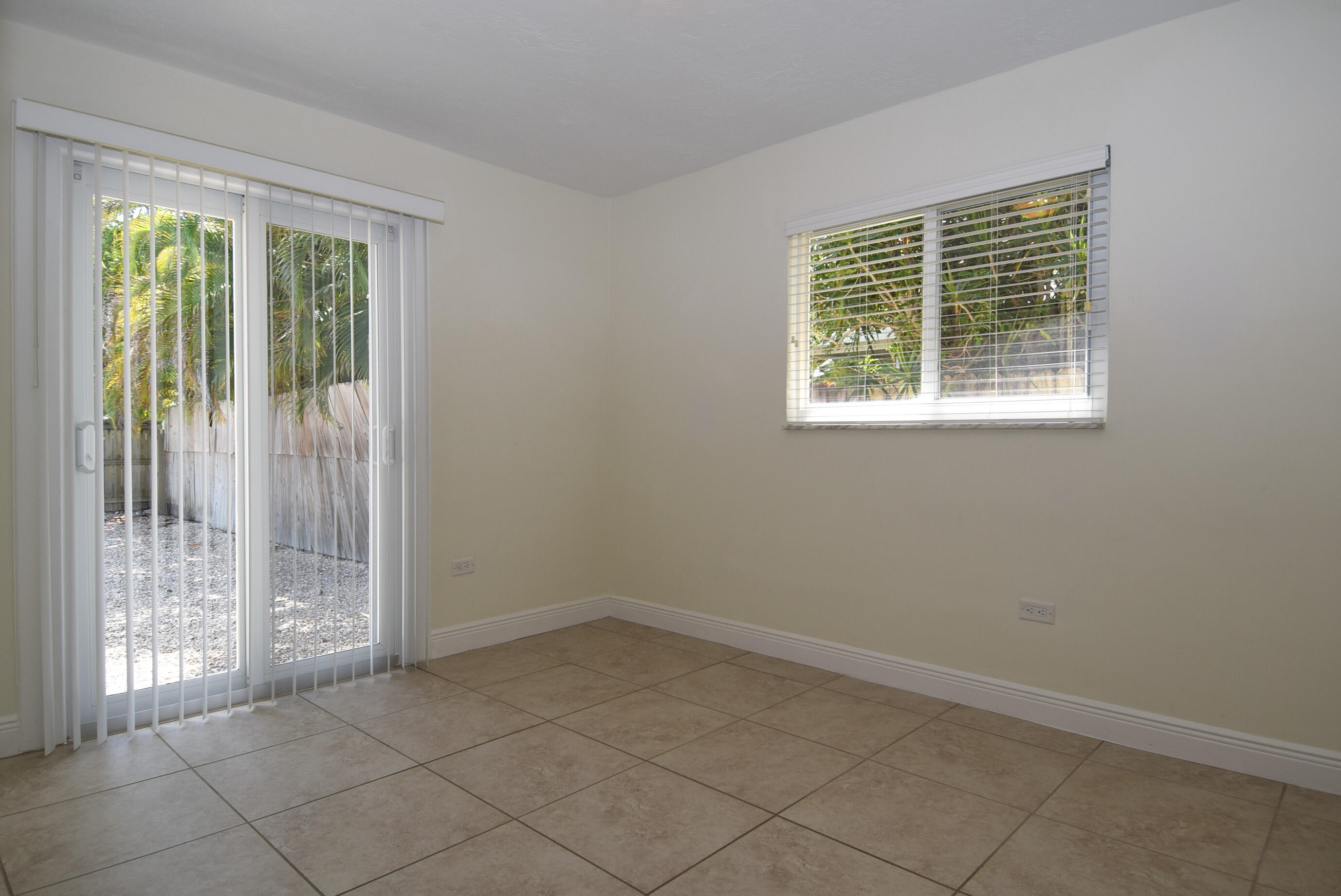 27 SE Marlin Avenue