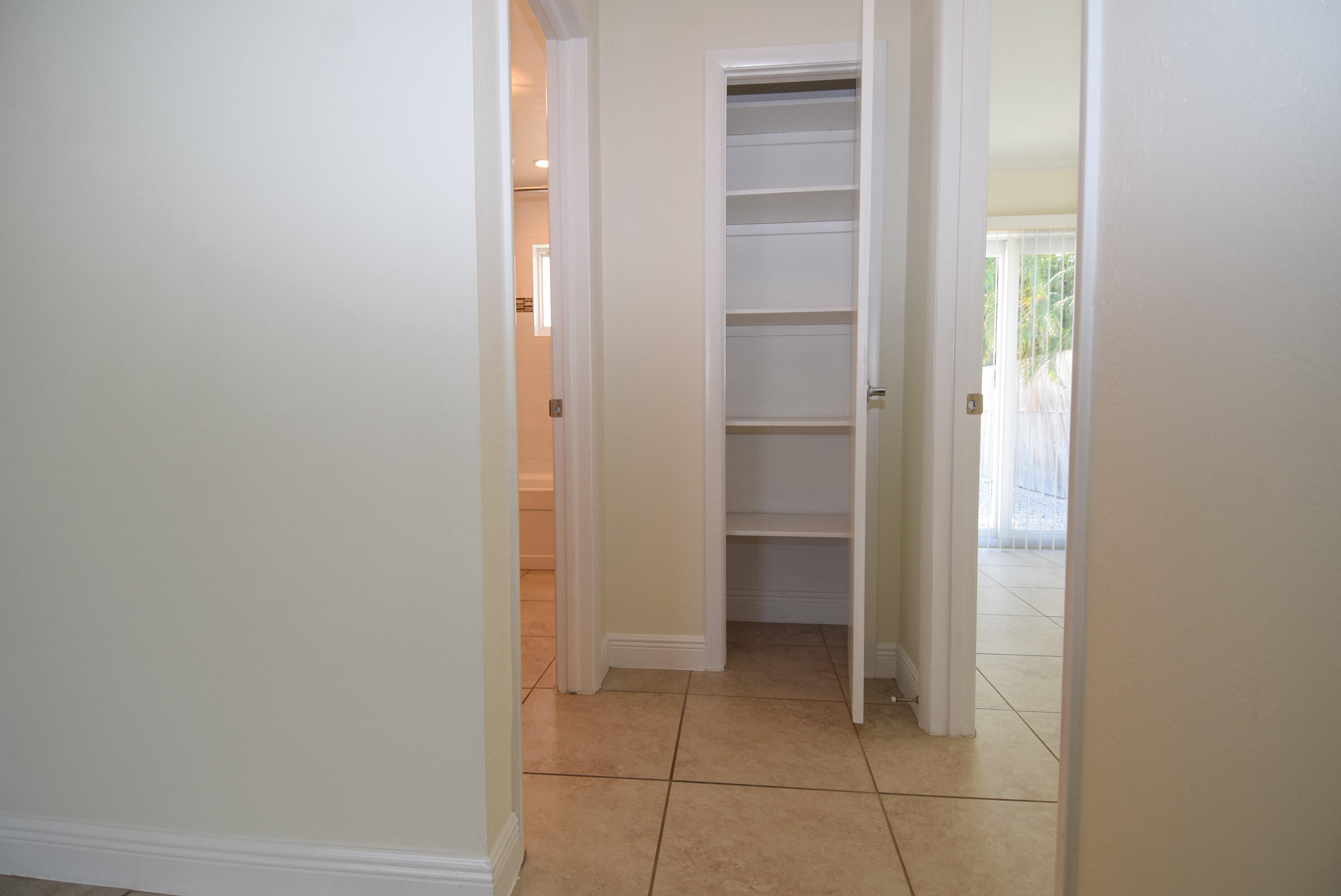 27 SE Marlin Avenue