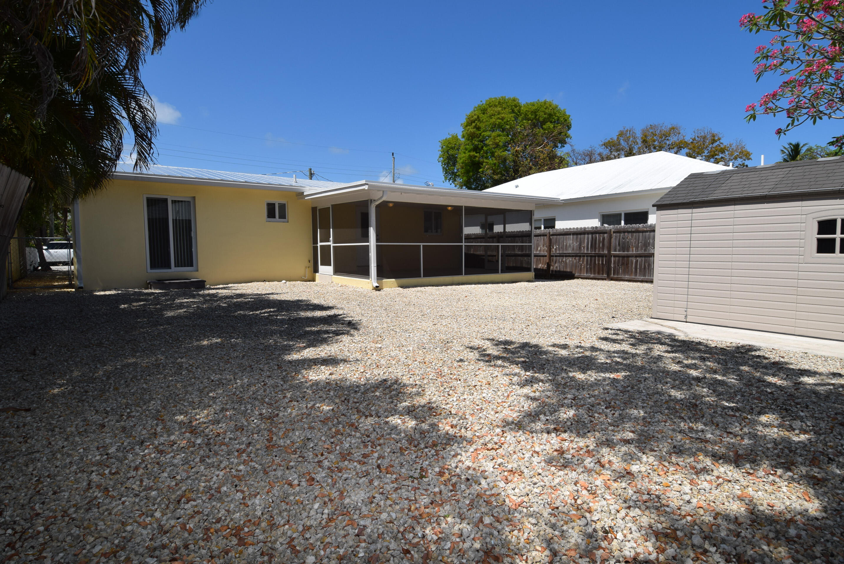 27 SE Marlin Avenue