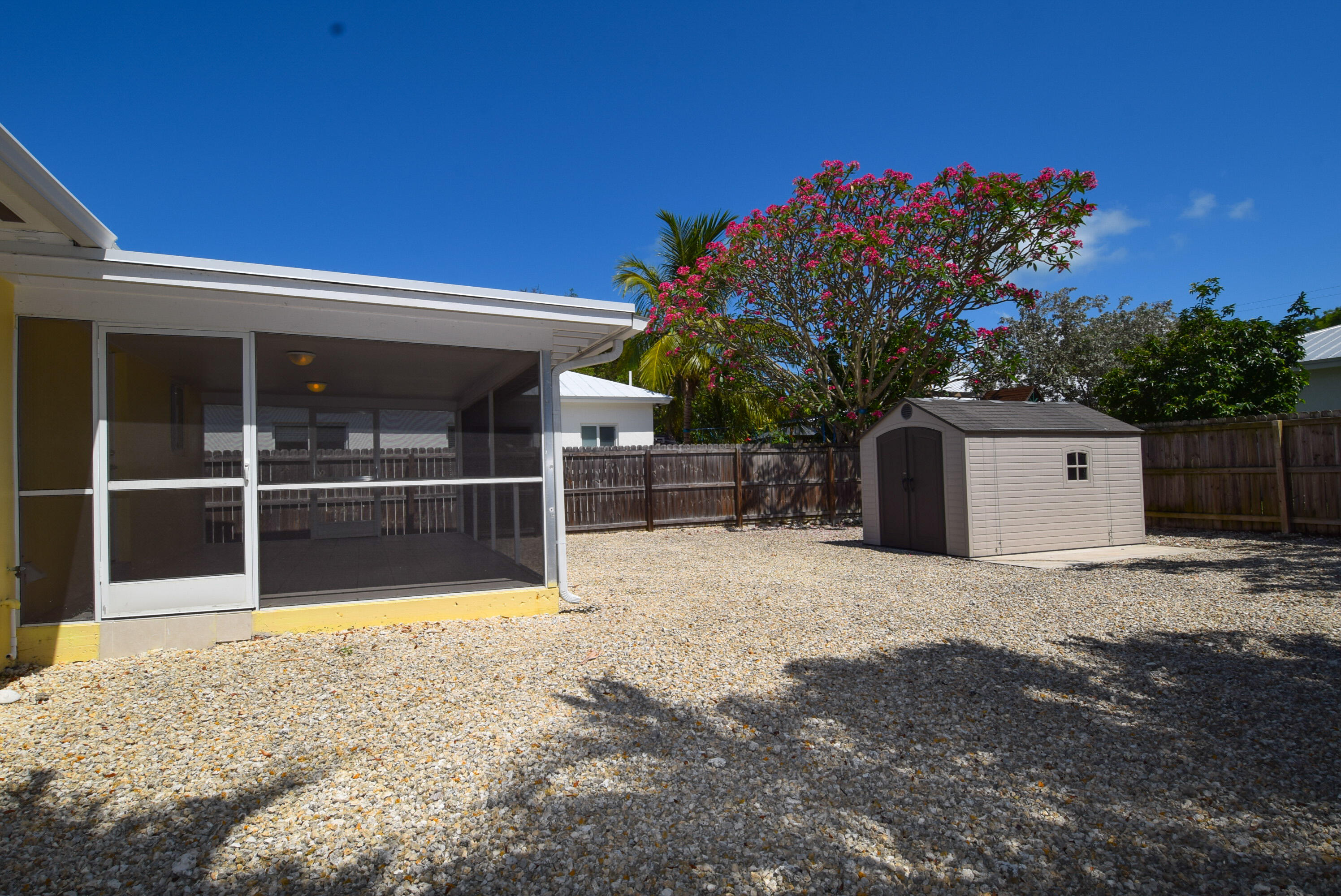 27 SE Marlin Avenue