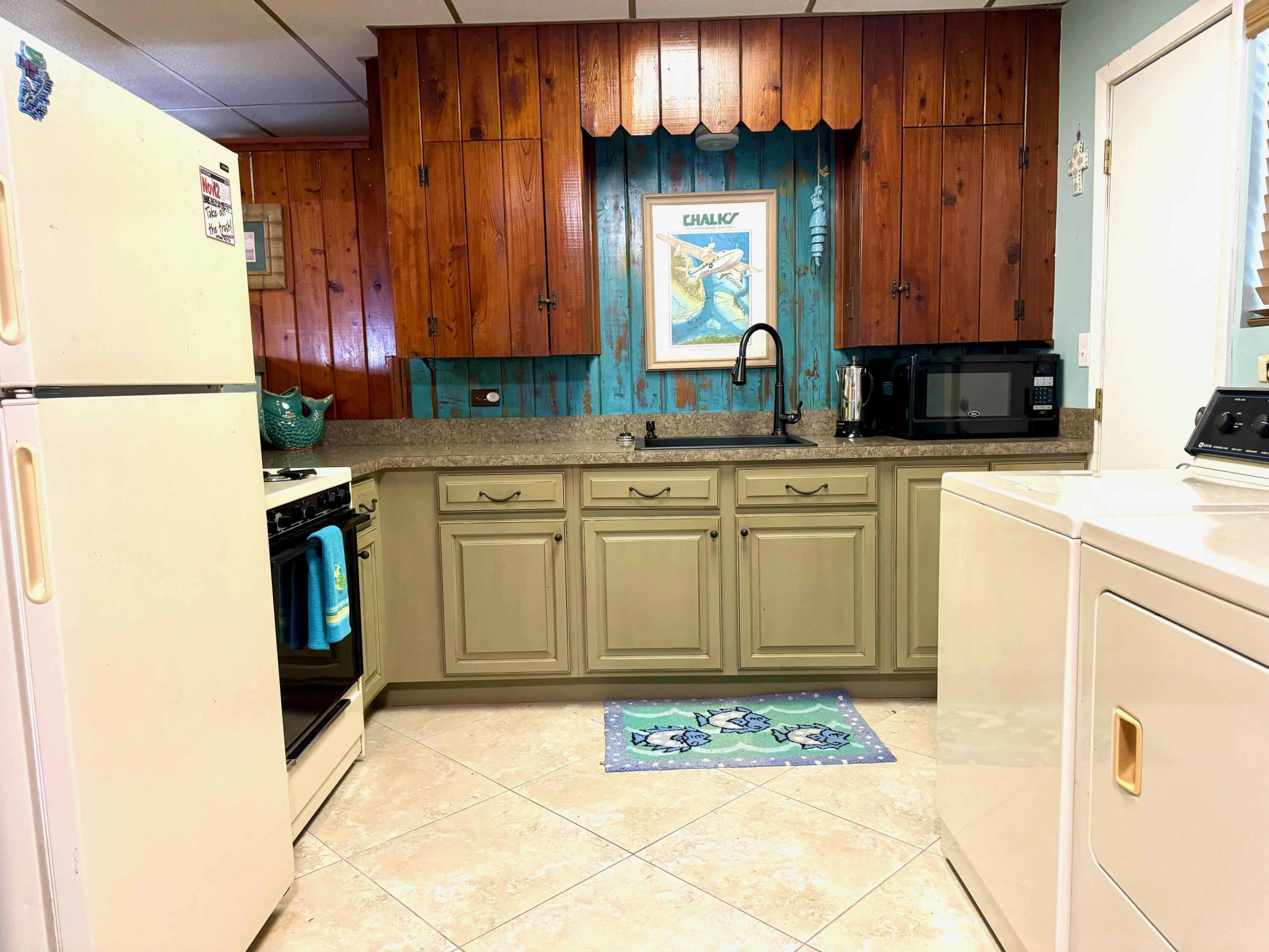 106 Poinsetta Drive