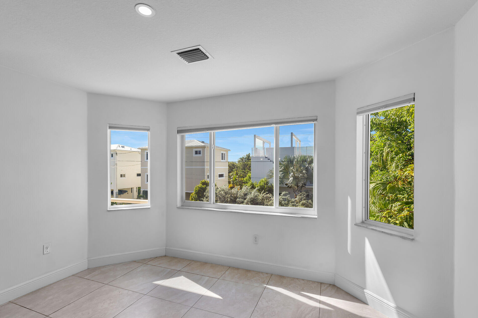 30 Lakeview Drive