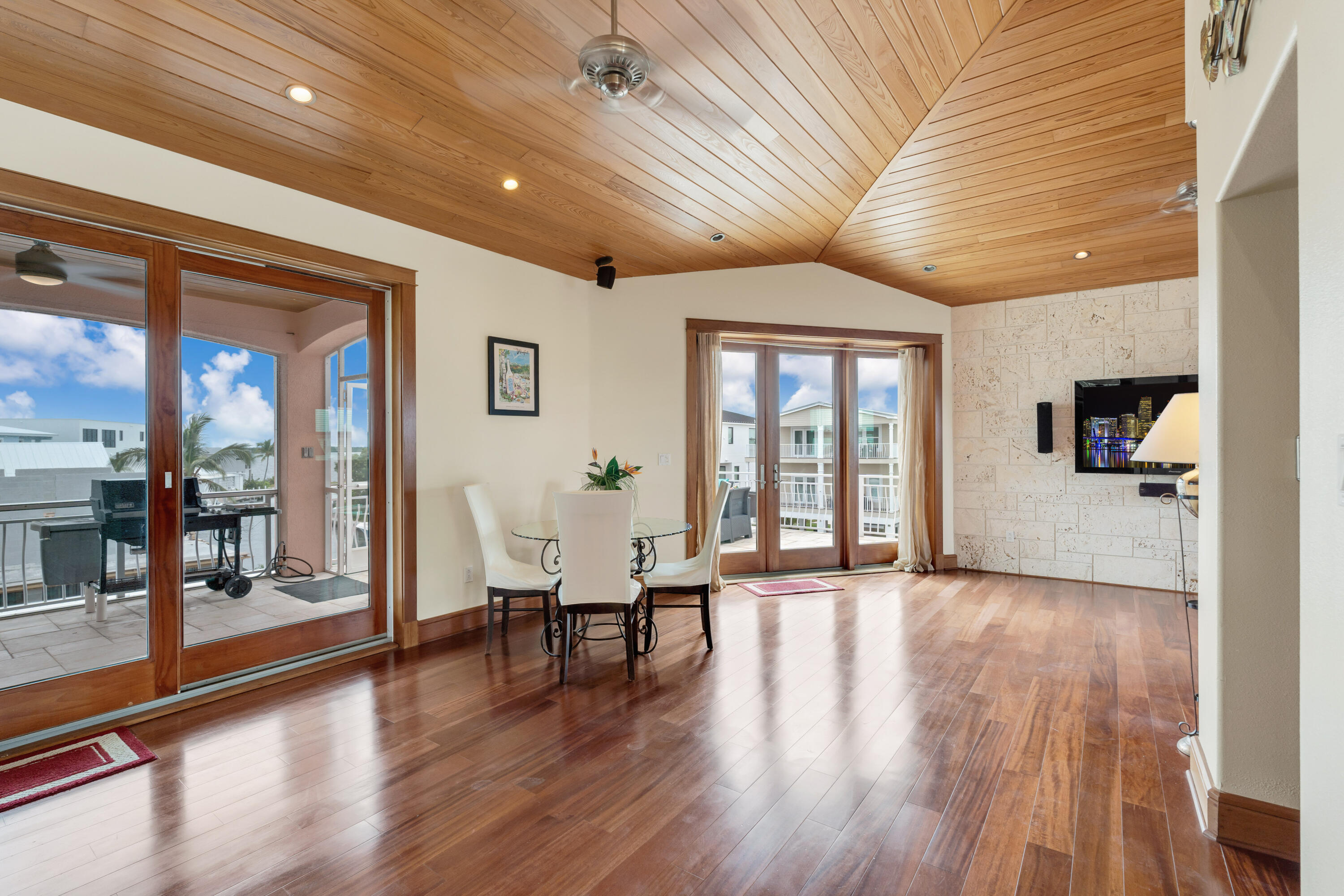 104 Coral Way