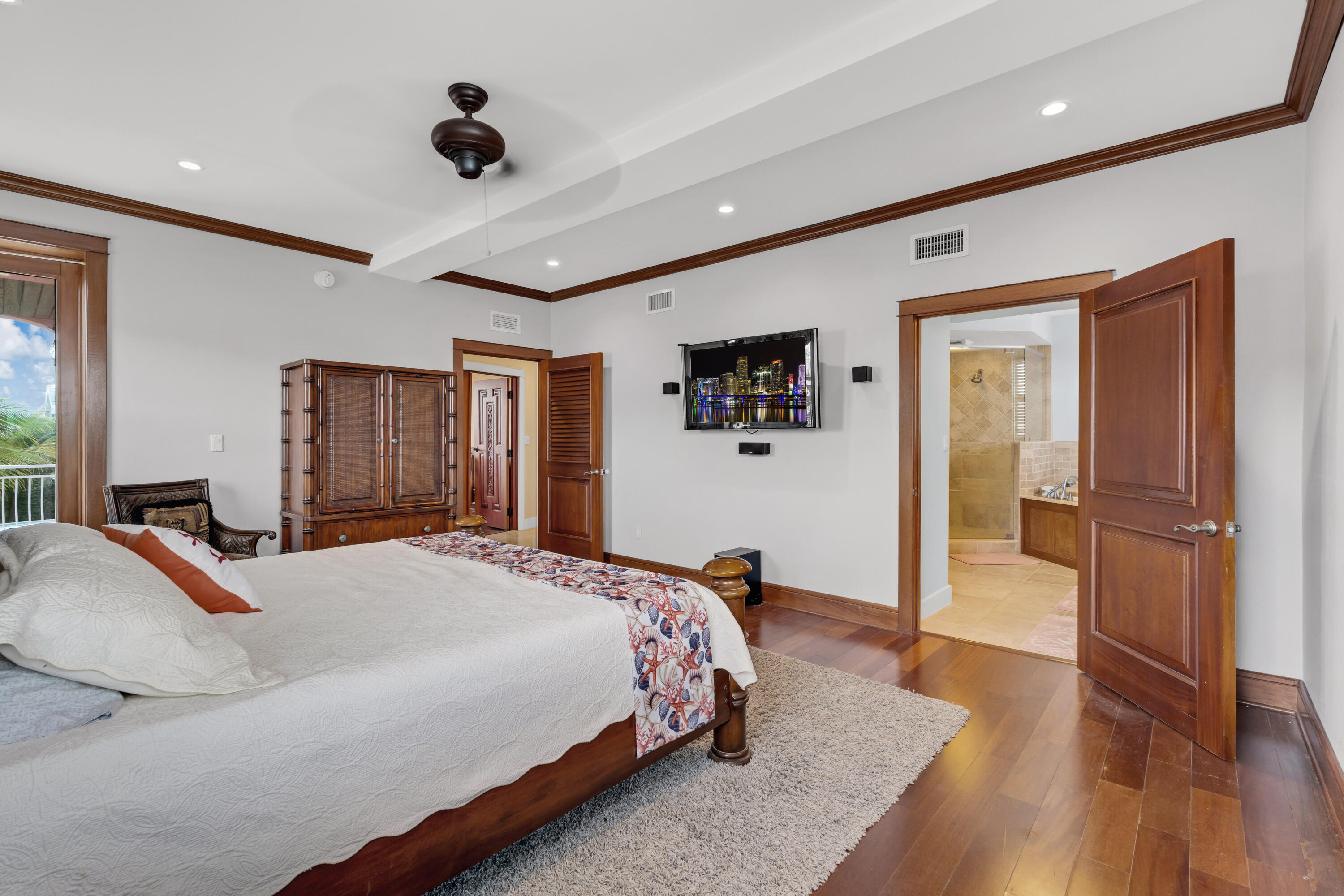 104 Coral Way