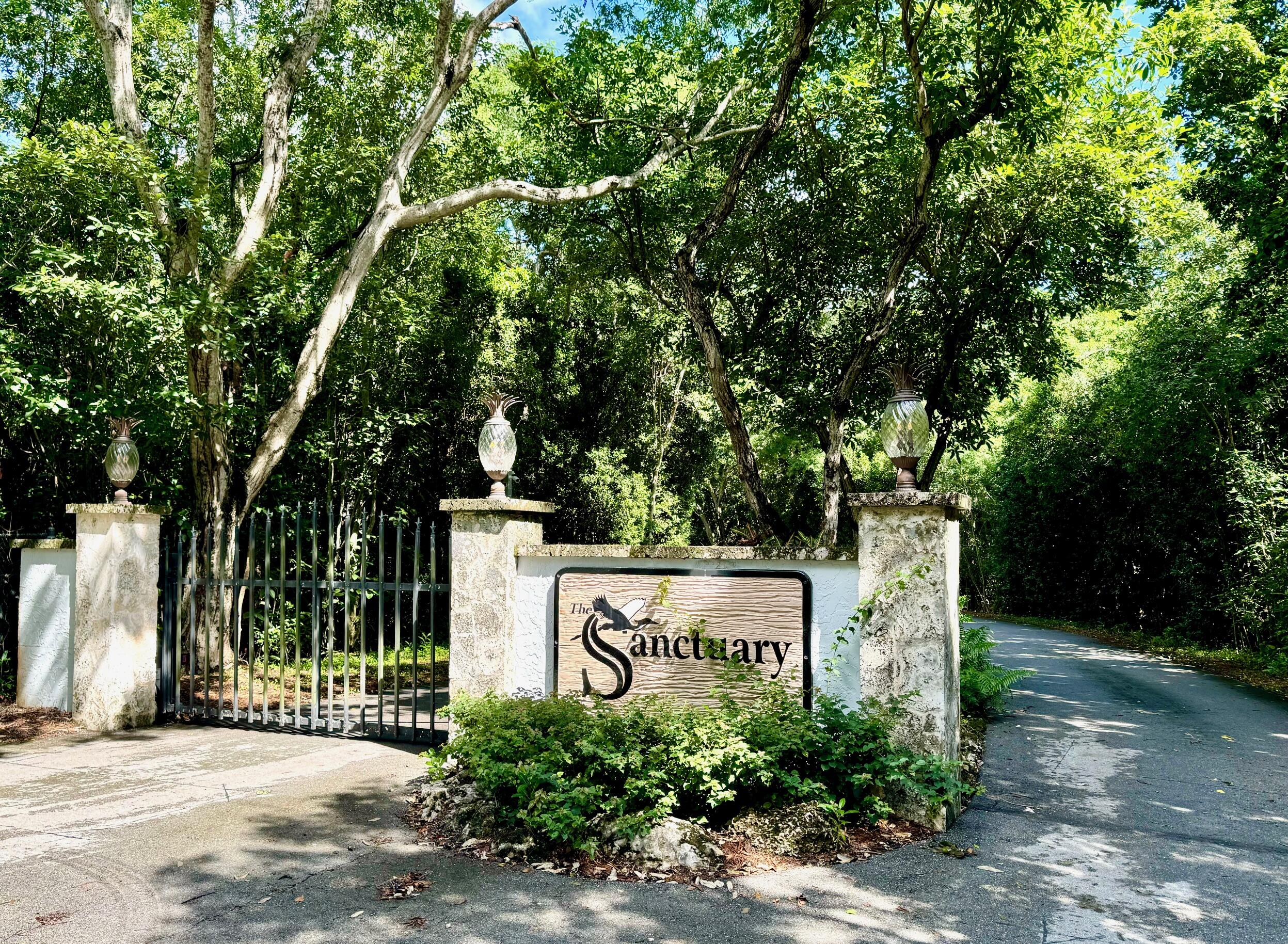 204 Sanctuary Drive Unit: 204
