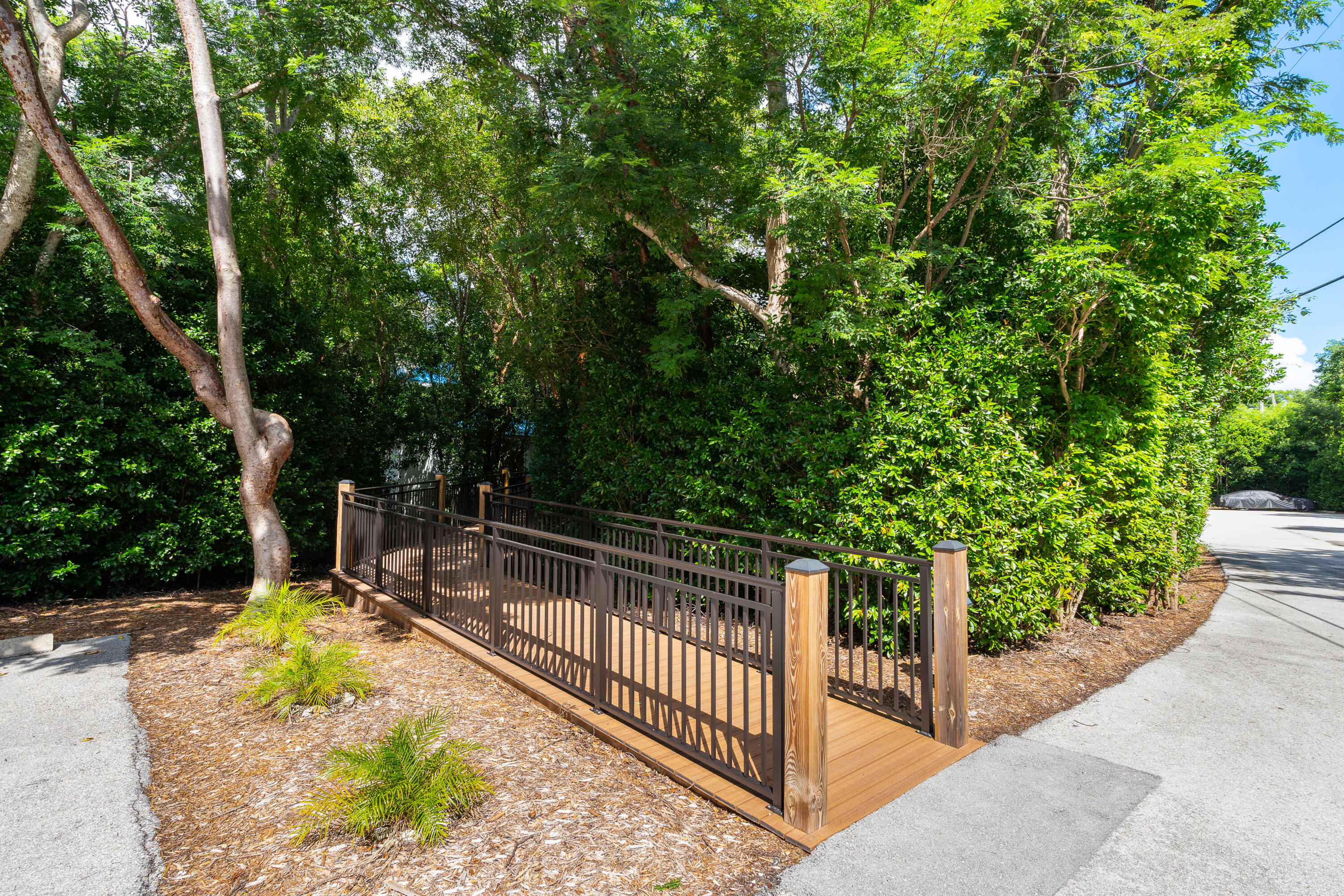 204 Sanctuary Drive Unit: 204