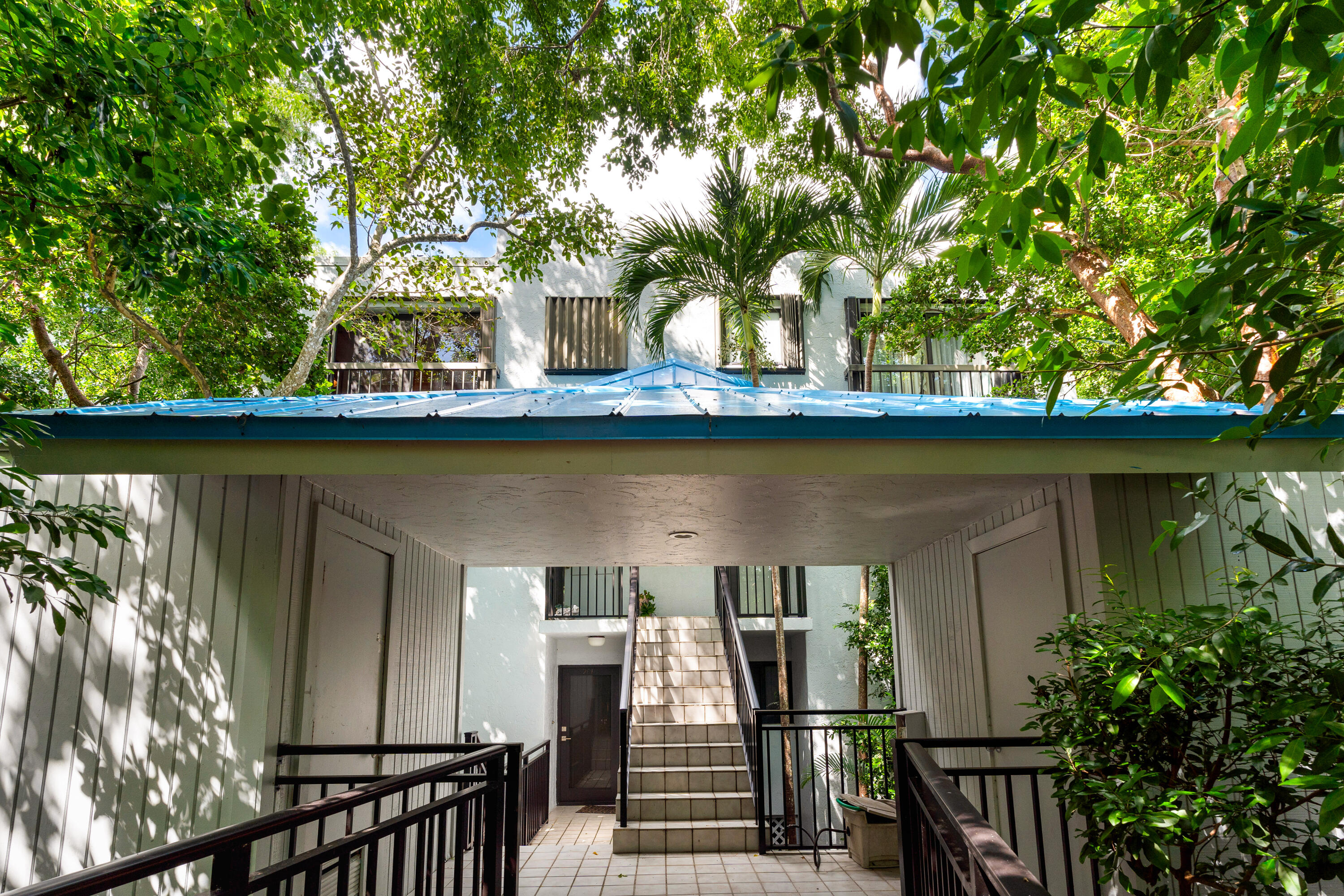 204 Sanctuary Drive Unit: 204