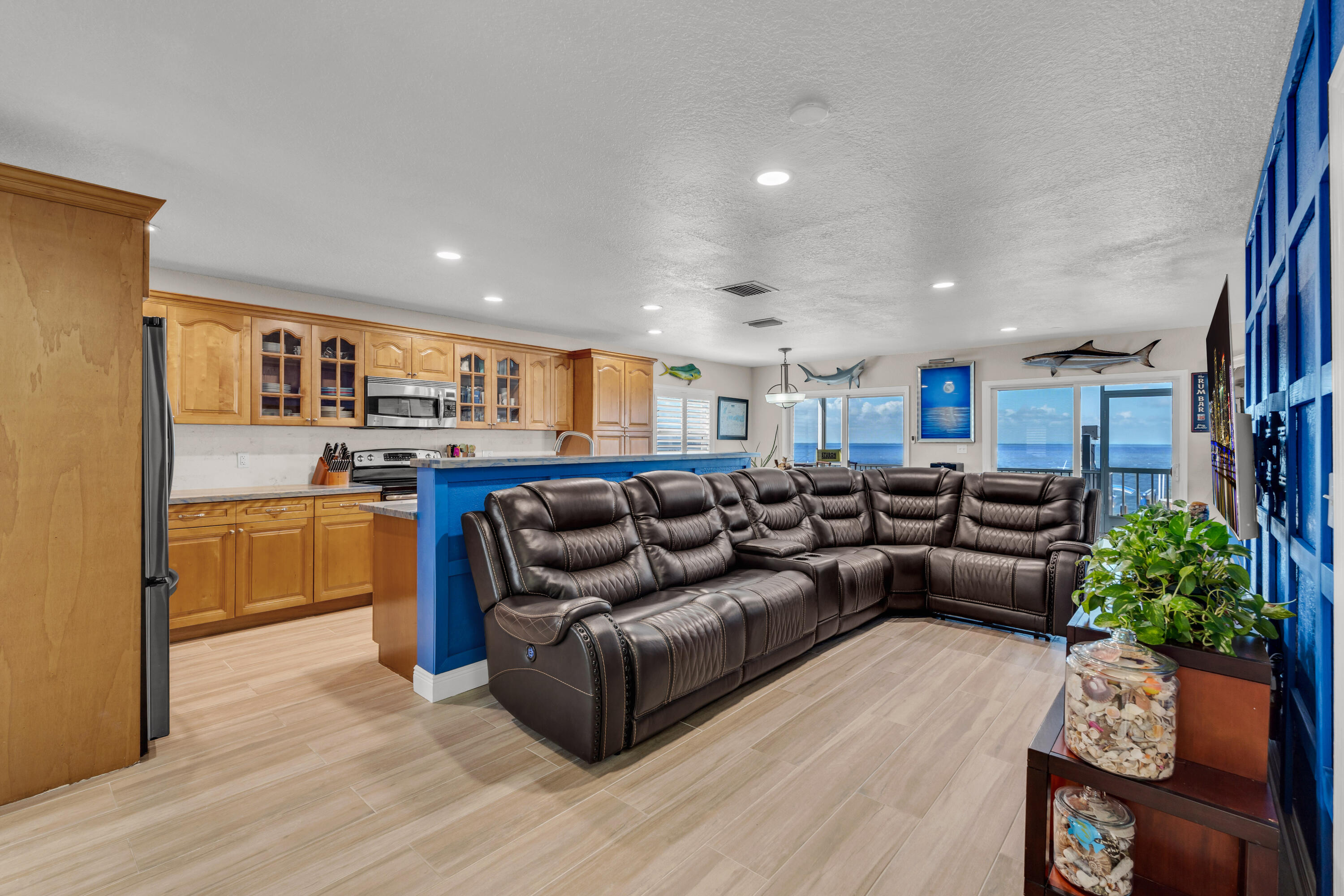 909 Narragansett Lane