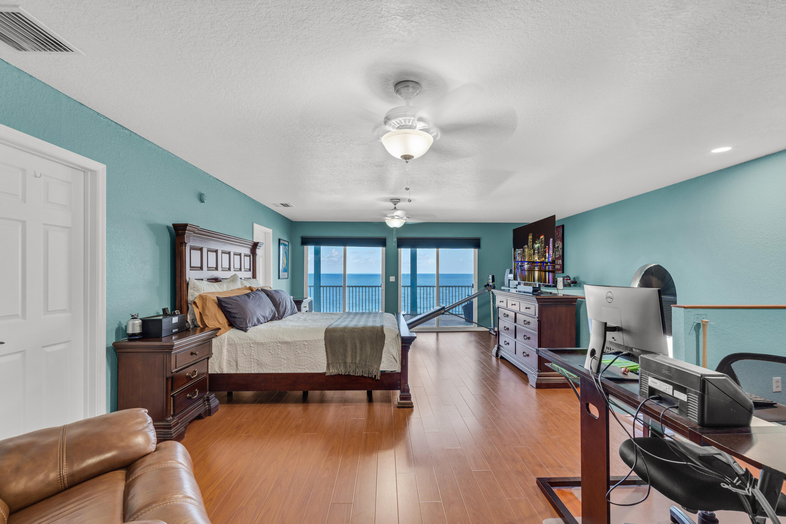 909 Narragansett Lane