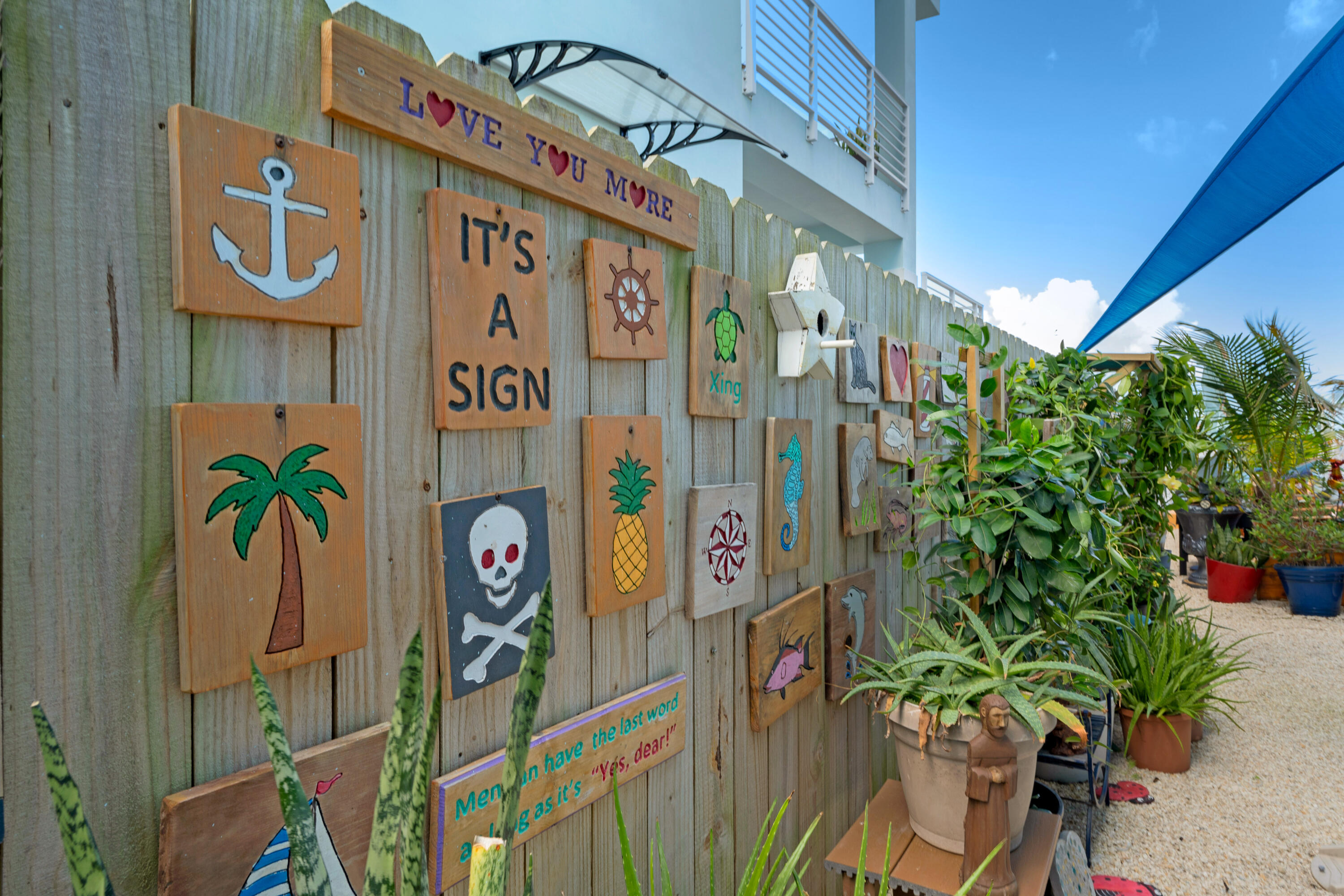 909 Narragansett Lane