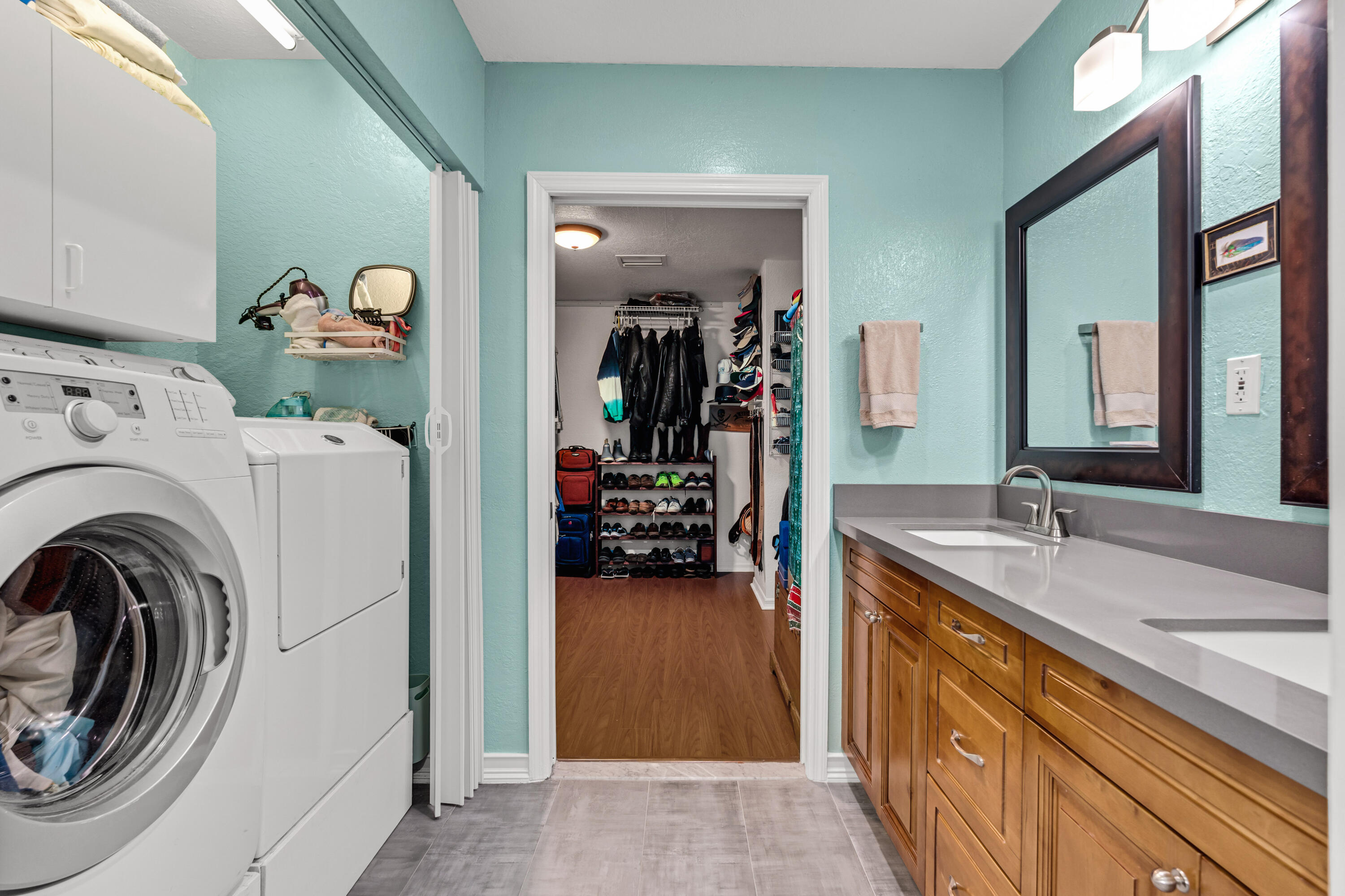 909 Narragansett Lane