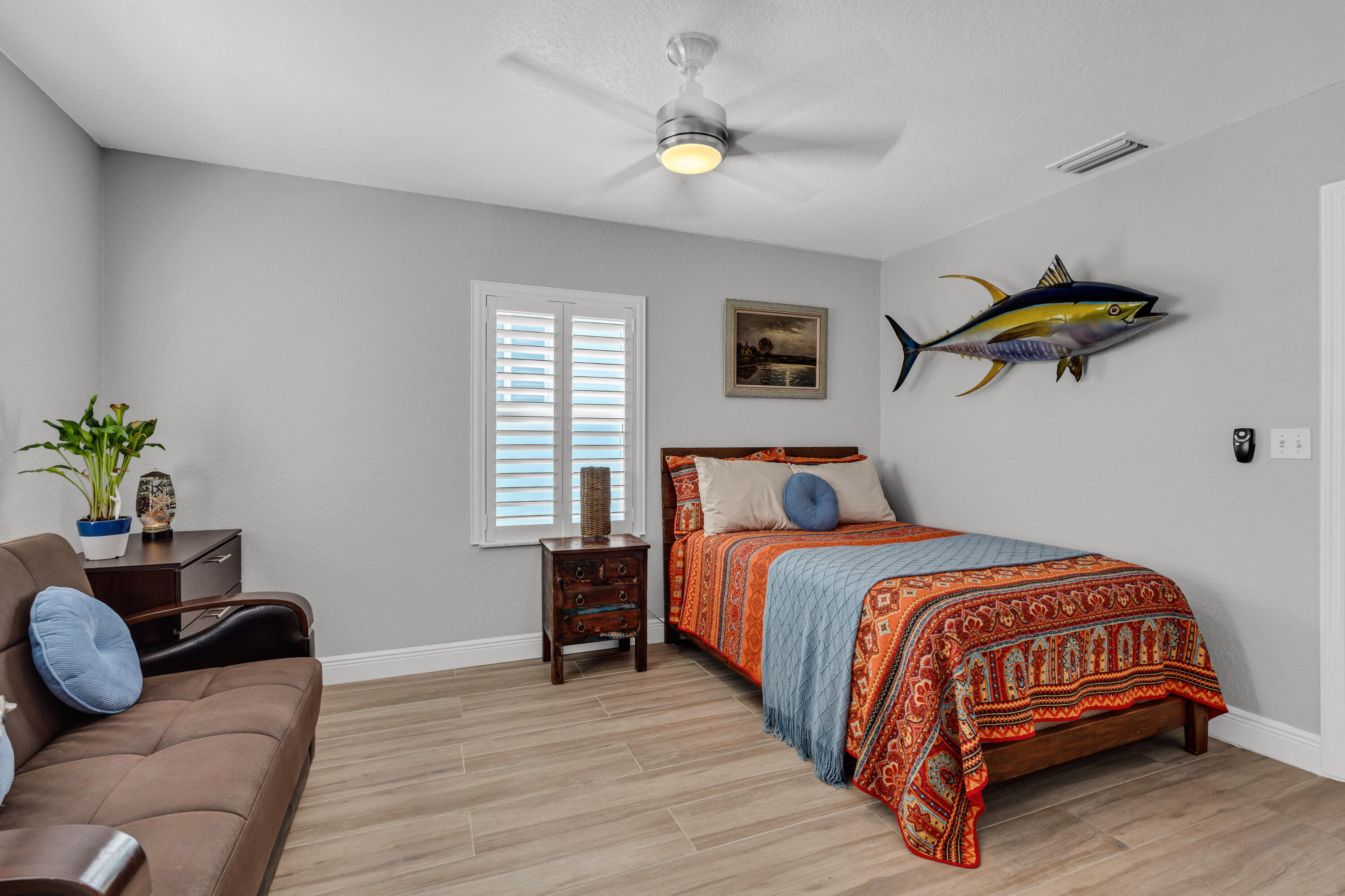 909 Narragansett Lane