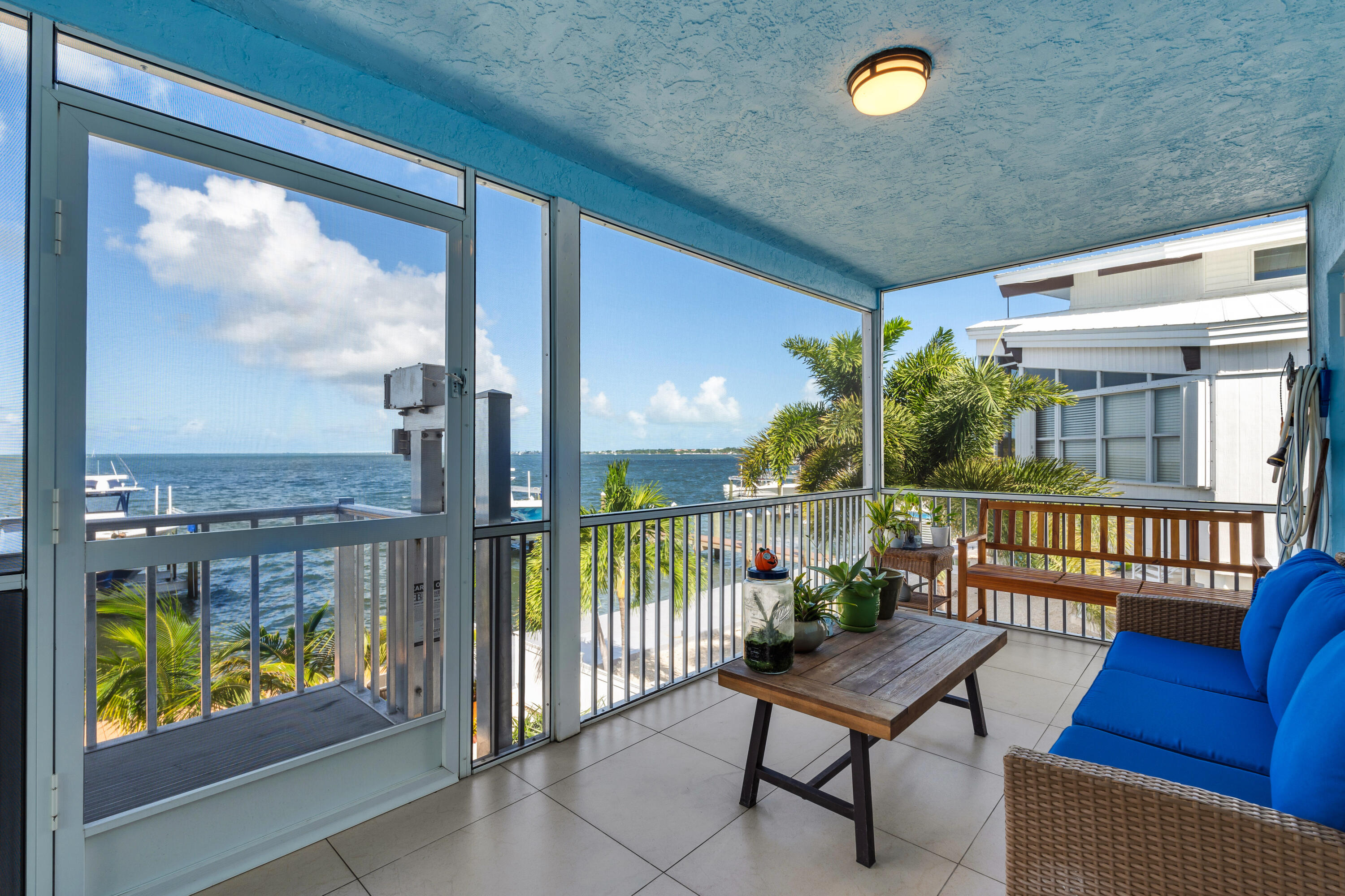 909 Narragansett Lane