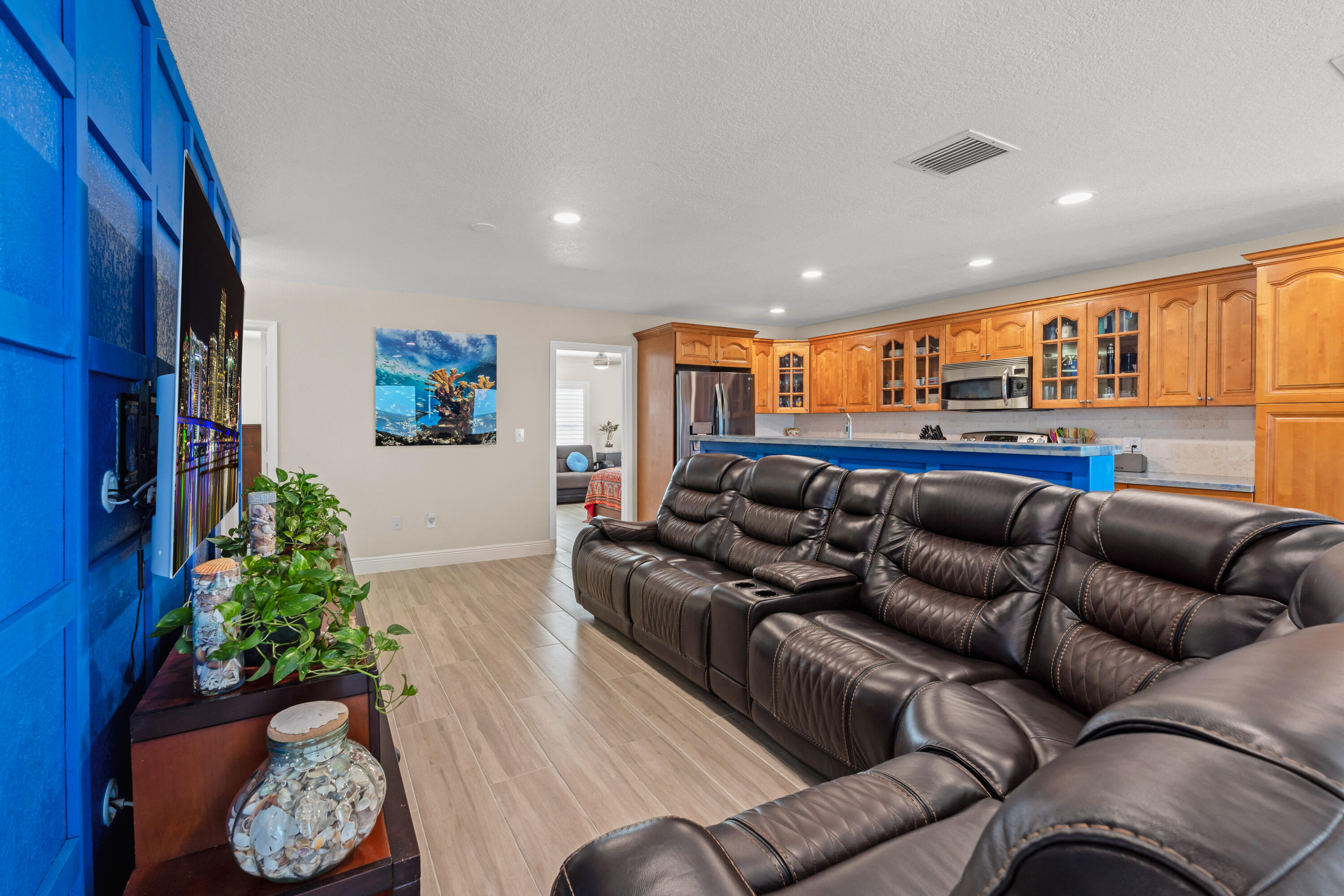 909 Narragansett Lane