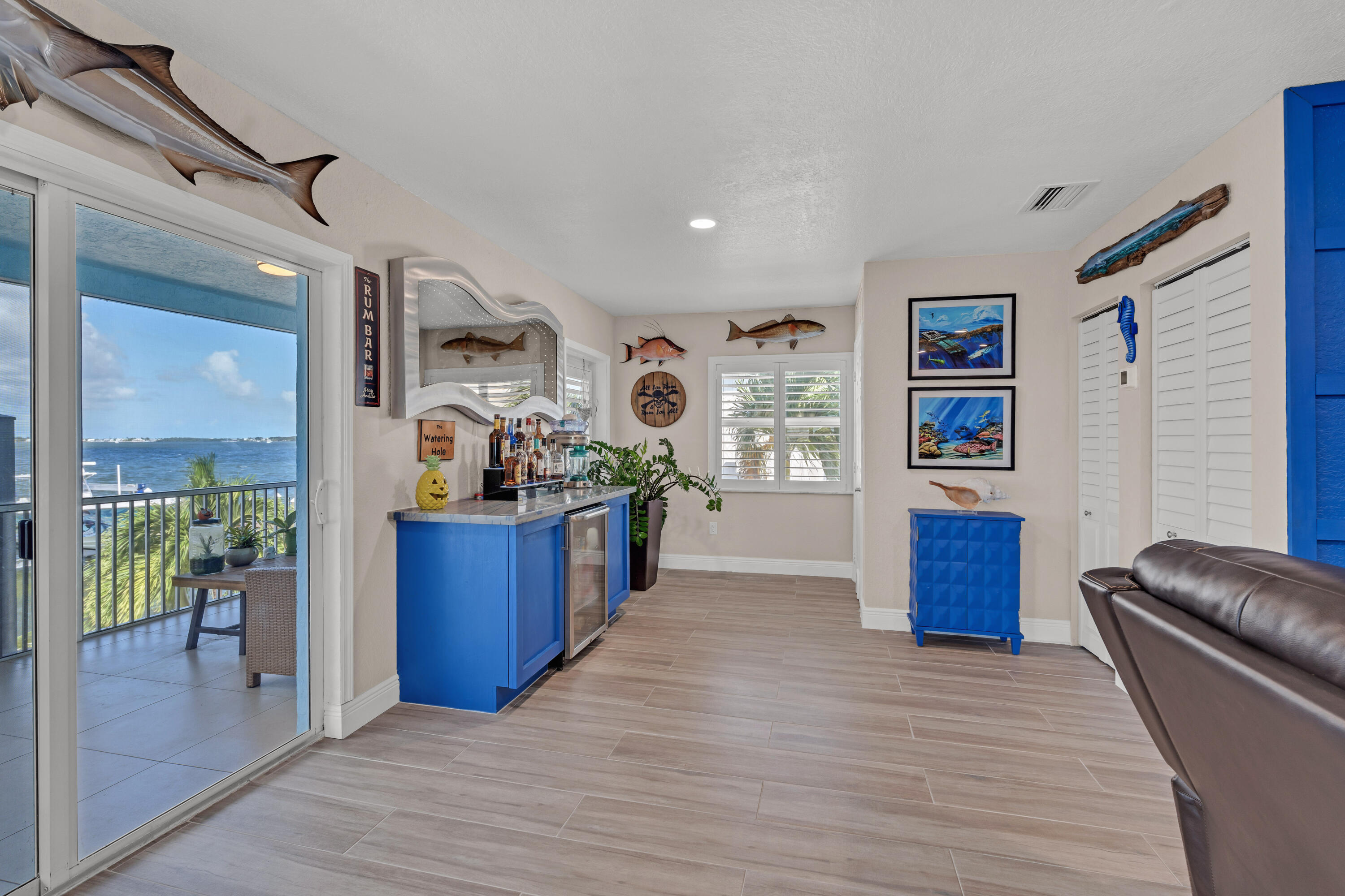 909 Narragansett Lane