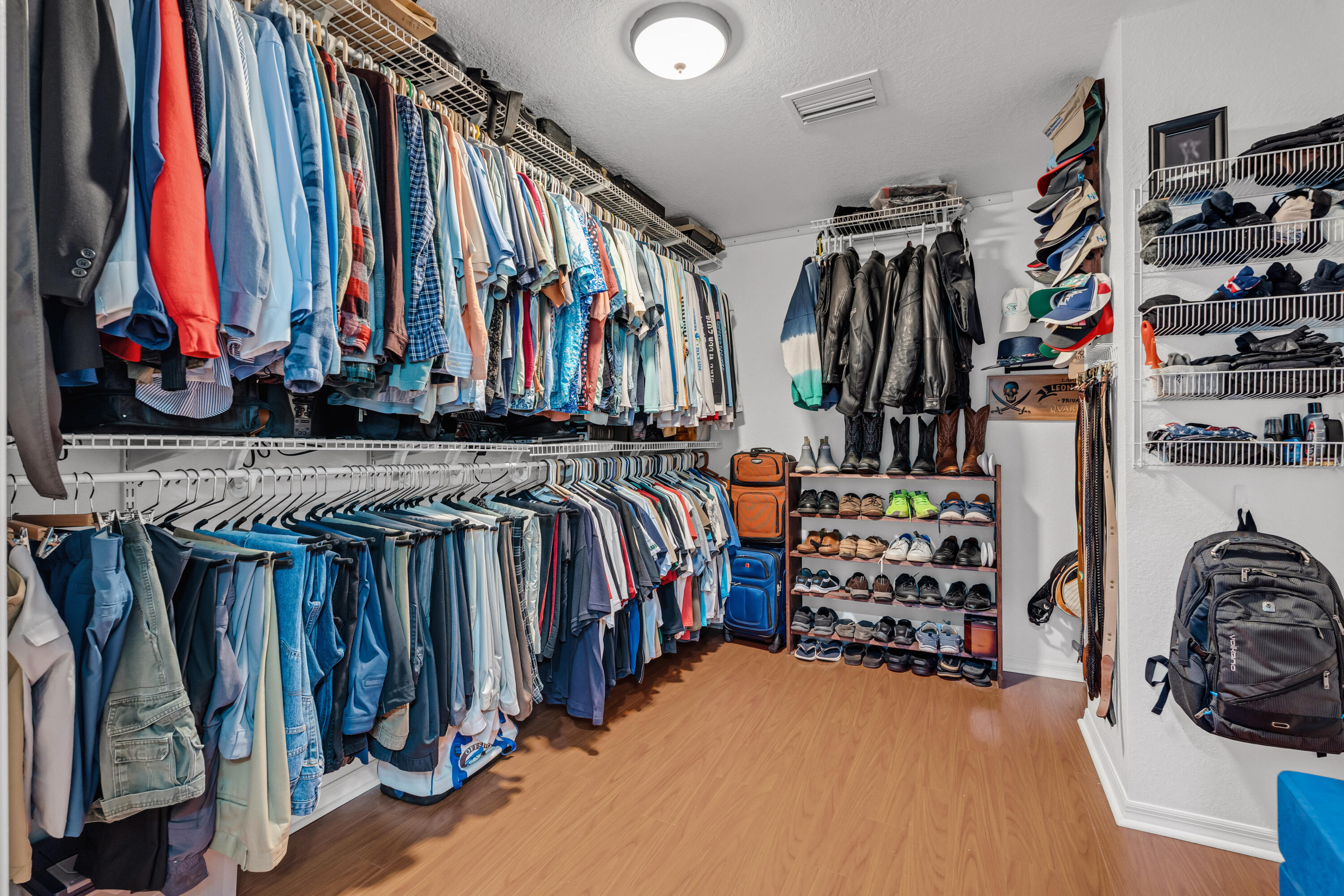 909 Narragansett Lane