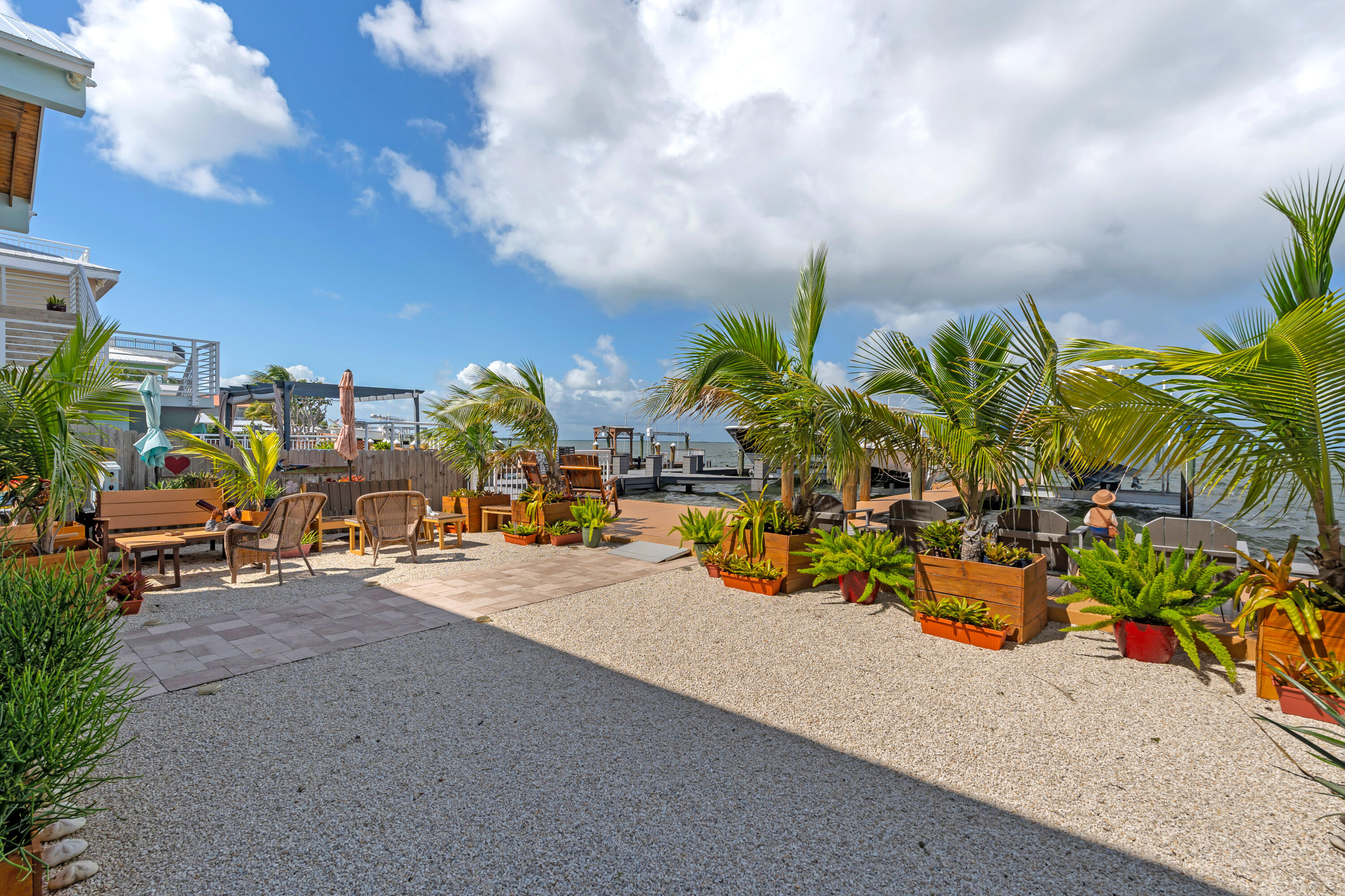 909 Narragansett Lane