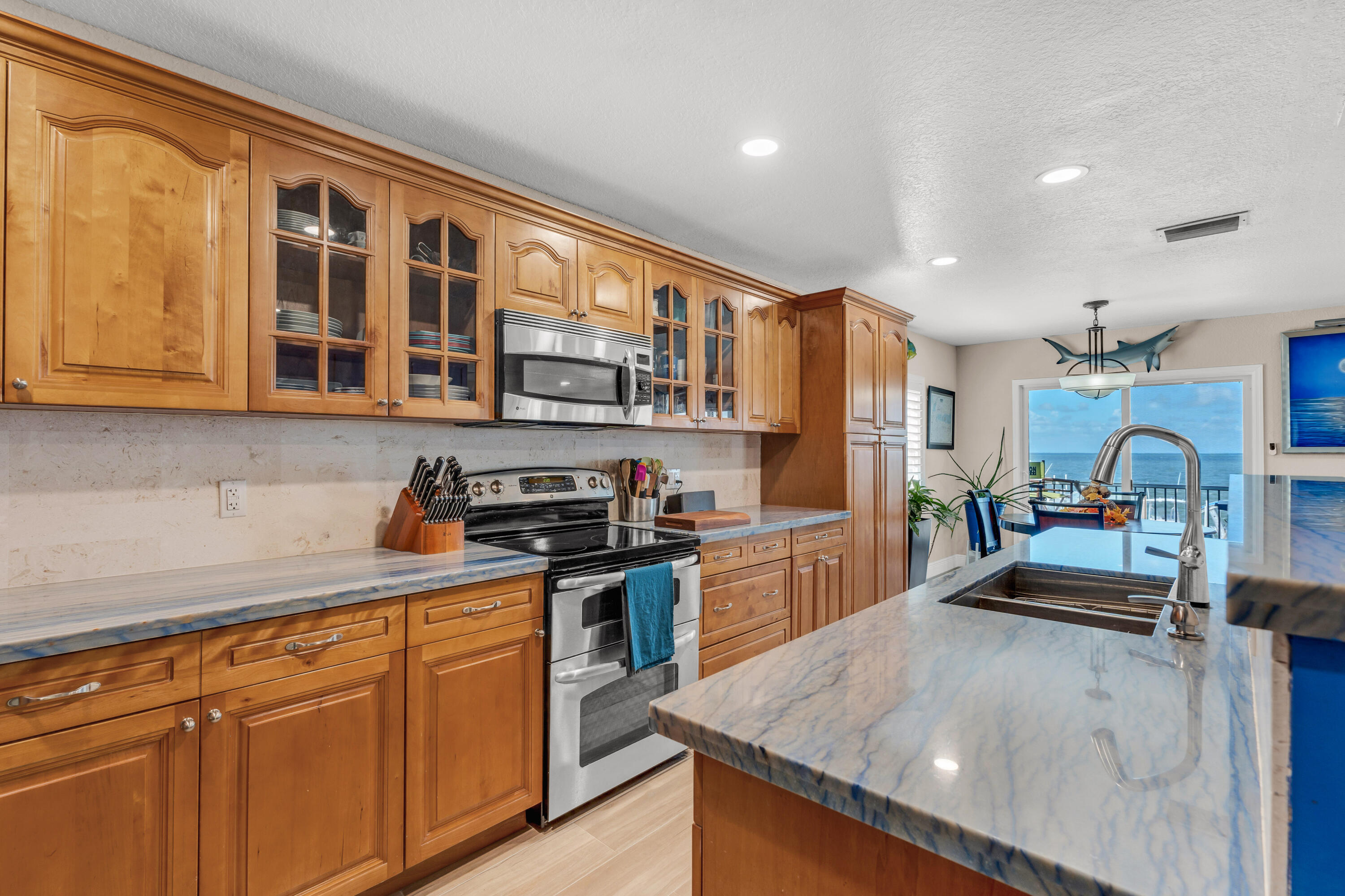909 Narragansett Lane