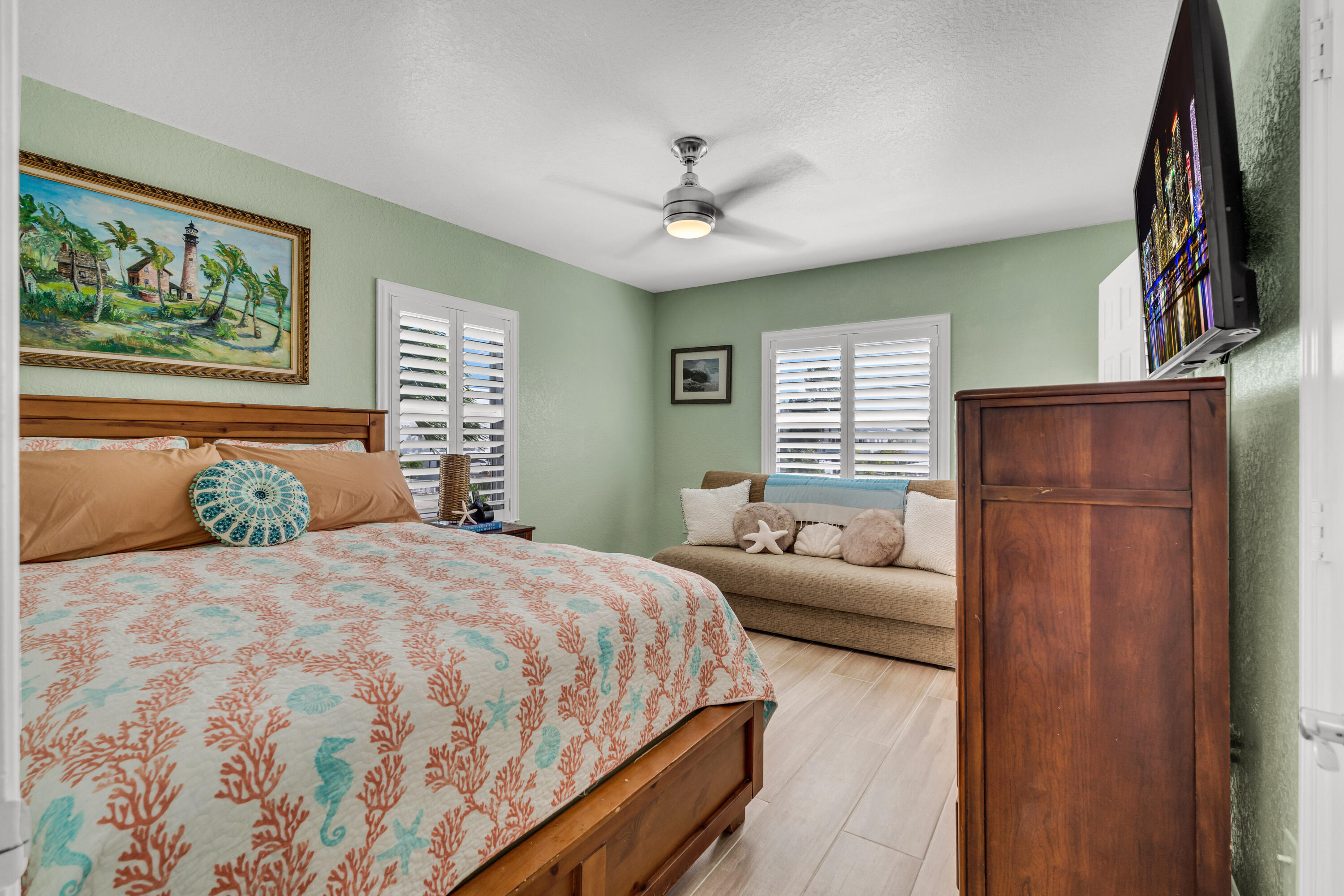 909 Narragansett Lane